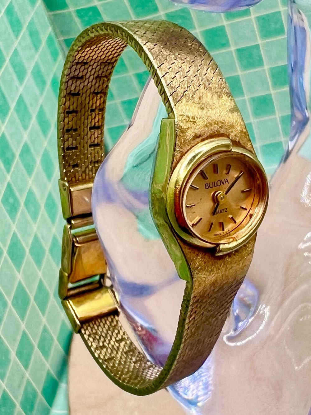 Vintage Bulova Ladies Quartz Watch Gold Tone Mesh Bracelet P2 1982 AS-IS